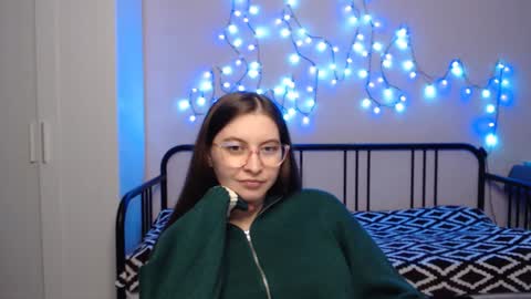 Snapshot of alice_________________________ chatting on 12, 1, 2025 Alice online show from 12, 1, 2025