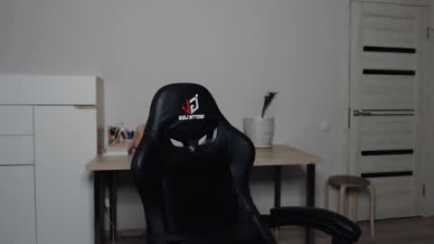 Snapshot of alice_________________________ chatting on 2, 3, 2025 Alice online show from 2, 3, 2025