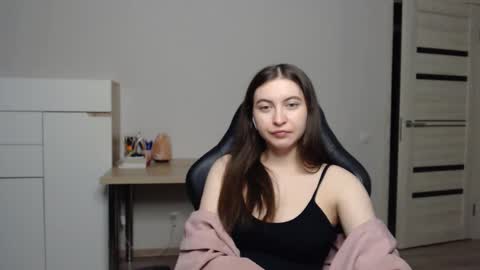 Snapshot of alice_________________________ chatting on 5, 3, 2025 Alice online show from 5, 3, 2025