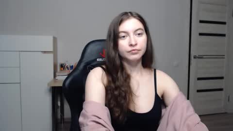 Snapshot of alice_________________________ chatting on 8, 3, 2025 Alice online show from 8, 3, 2025