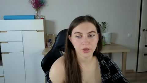 Snapshot of alice_________________________ chatting on 10, 9, 2025 Alice online show from 10, 9, 2025