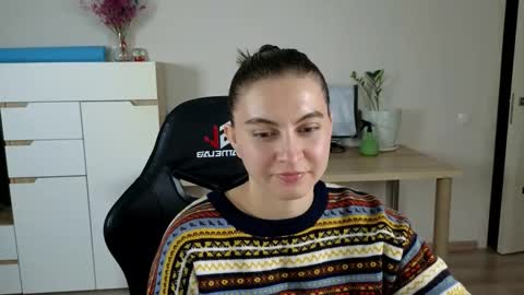 Snapshot of alice_________________________ chatting on 5, 10, 2025 Alice online show from 5, 10, 2025