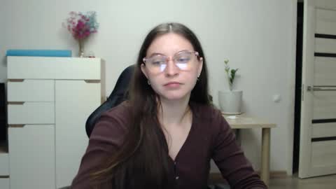 Snapshot of alice_________________________ chatting on 5, 11, 2025 Alice online show from 5, 11, 2025