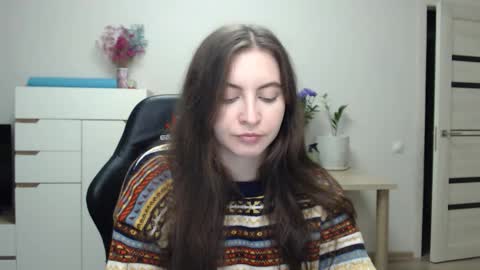 Snapshot of alice_________________________ chatting on 16, 11, 2025 Alice online show from 16, 11, 2025