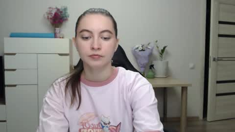 Snapshot of alice_________________________ chatting on 17, 11, 2025 Alice online show from 17, 11, 2025