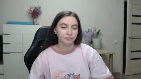 Snapshot of alice_________________________ chatting on 23, 11, 2025 Alice online show from 23, 11, 2025