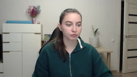 Snapshot of alice_________________________ chatting on 28, 11, 2025 Alice online show from 28, 11, 2025