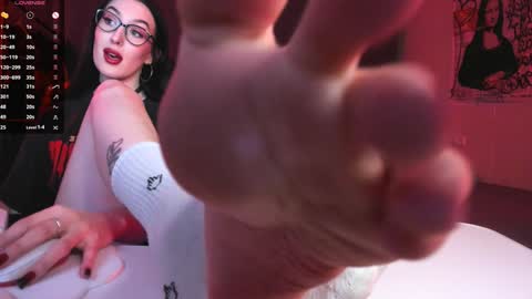 Snapshot of alice___mistress chatting on 4, 2, 2025 Miss Alice online show from 4, 2, 2025