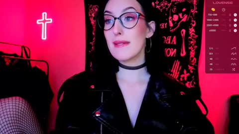 Snapshot of alice___mistress chatting on 5, 10, 2025 Miss Alice online show from 5, 10, 2025
