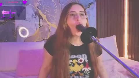 Snapshot of alice_cute77 chatting on 26, 6, 2026 Mey online show from 26, 6, 2026