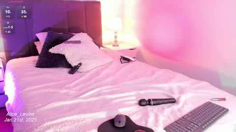 Alice  online show from 22, 1, 2025