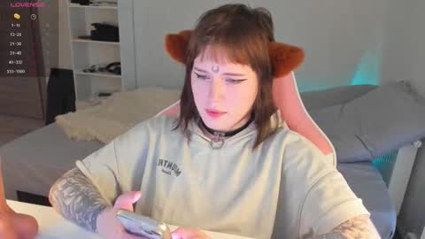 Snapshot of alice_moonshard chatting on 6, 10, 2025 Alice online show from 6, 10, 2025