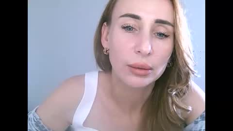 Alice Sewx online show from 17, 9, 2025