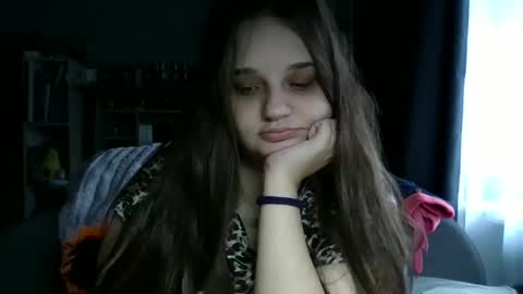 Snapshot of alice_shy14 chatting on 23, 10, 2025 Cristal online show from 23, 10, 2025