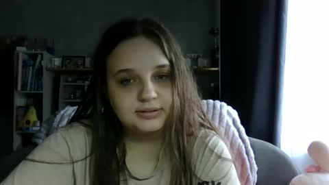 Snapshot of alice_shy14 chatting on 24, 10, 2025 Cristal online show from 24, 10, 2025