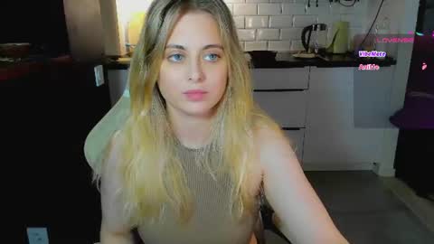 Snapshot of alice_wander chatting on 26, 7, 2026 Alice online show from 26, 7, 2026