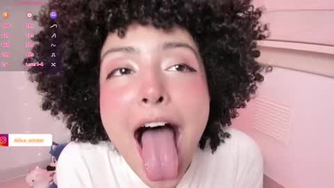Snapshot of alice_wiinter chatting on 3, 7, 2026 Alice online show from 3, 7, 2026