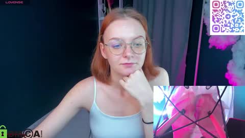 Snapshot of alice_willson chatting on 12, 9, 2025 Cat online show from 12, 9, 2025