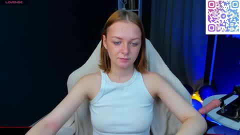 Snapshot of alice_willson chatting on 7, 10, 2025 Cat online show from 7, 10, 2025