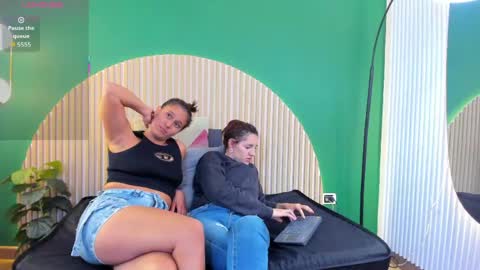 Snapshot of aliceandsia chatting on 6, 6, 2026 Alice and Asia online show from 6, 6, 2026