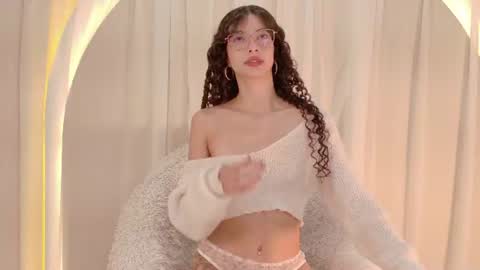 Snapshot of alicee_rodriguez chatting on 16, 7, 2026 alice online show from 16, 7, 2026
