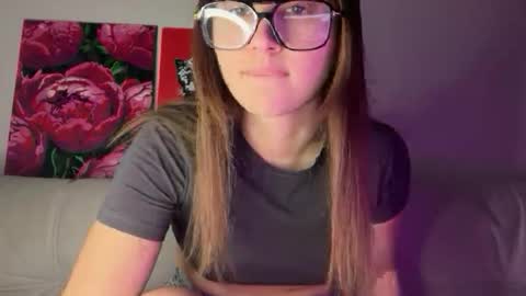 aliceinlustland online show from 4, 4, 2026