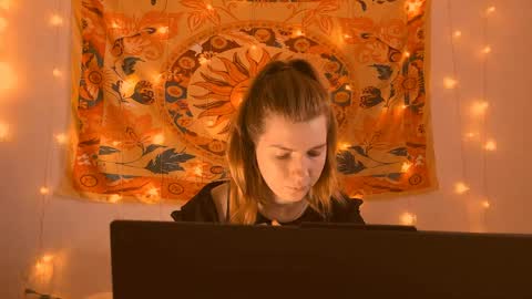 Alice online show from 10, 4, 2026