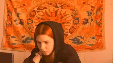 Snapshot of aliceinredsquare_ chatting on 19, 6, 2026 Alice online show from 19, 6, 2026