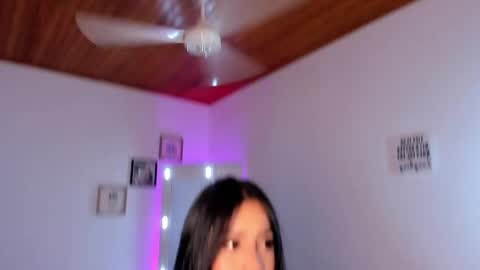 Snapshot of alicekiing_ chatting on 9, 5, 2026 ALICEKIING online show from 9, 5, 2026