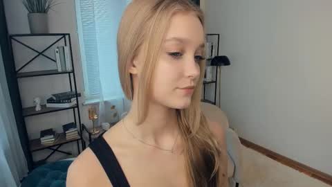 Snapshot of alicemelison chatting on 3, 3, 2026 Serena online show from 3, 3, 2026