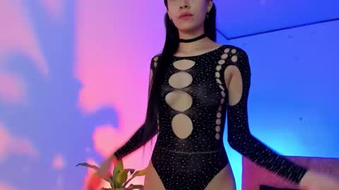 Alicee  online show from 27, 11, 2025