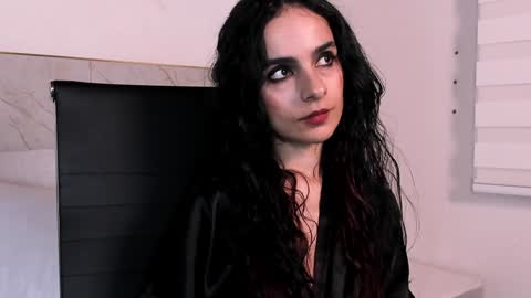 Snapshot of alicenoir_ chatting on 16, 12, 2024 alicenoir_ online show from 16, 12, 2024