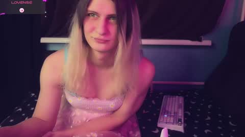 AlicePinkhead online show from 27, 2, 2025