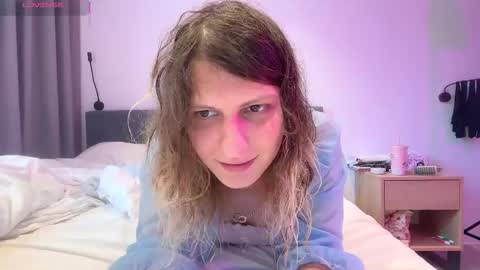 AlicePinkhead online show from 24, 10, 2025