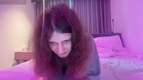 Snapshot of alicepinkhead chatting on 21, 5, 2026 AlicePinkhead online show from 21, 5, 2026