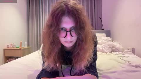 Snapshot of alicepinkhead chatting on 8, 6, 2026 AlicePinkhead online show from 8, 6, 2026