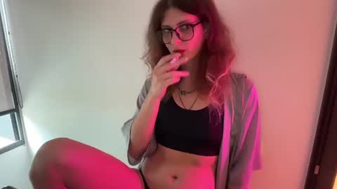 Snapshot of alicepinkhead chatting on 29, 6, 2026 AlicePinkhead online show from 29, 6, 2026
