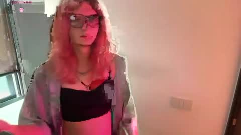 Snapshot of alicepinkhead chatting on 23, 7, 2026 AlicePinkhead online show from 23, 7, 2026