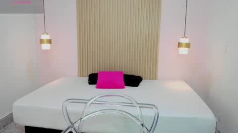 Snapshot of aliceross1 chatting on 1, 5, 2026 AliceRoss online show from 1, 5, 2026
