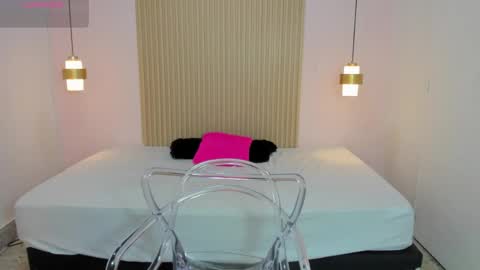Snapshot of aliceross1 chatting on 15, 5, 2026 AliceRoss online show from 15, 5, 2026