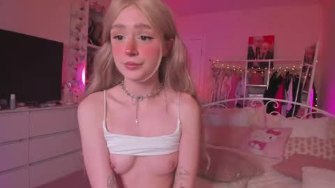 Snapshot of alicexbae chatting on 3, 6, 2026 from wonderland online show from 3, 6, 2026