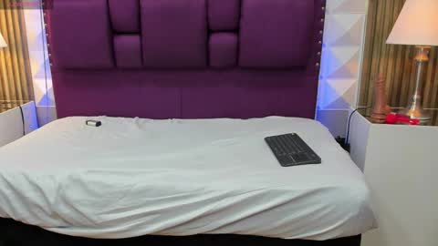 Alicia  online show from 17, 11, 2025