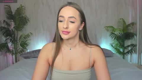 Mia online show from 3, 2, 2025