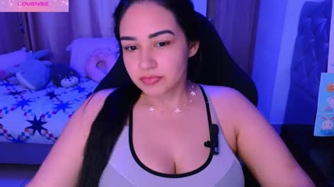 Snapshot of alicia_hotxx chatting on 8, 6, 2026 alison online show from 8, 6, 2026