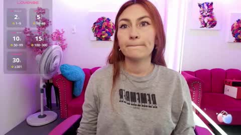 Snapshot of alicia_leclair chatting on 18, 9, 2025 alicia online show from 18, 9, 2025