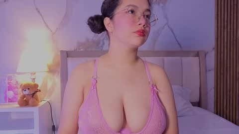 Snapshot of alicialevy chatting on 19, 3, 2026 LUNA online show from 19, 3, 2026