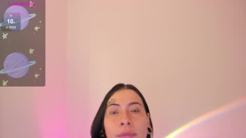 CINNAMON GIRL online show from 13, 1, 2025