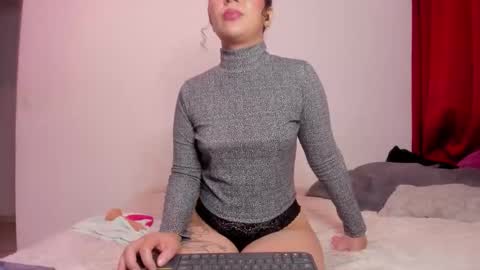 Snapshot of aliciapalmer19 chatting on 20, 9, 2025 Alis 3 independent model 3 online show from 20, 9, 2025