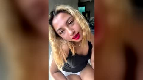 Snapshot of alicie_oconoor chatting on 19, 6, 2026 Karla Oconoor online show from 19, 6, 2026
