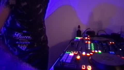 busco rockera online show from 6, 3, 2025